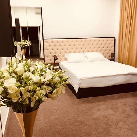 It Hotel Tumanyan Street Jerevan Exteriör bild