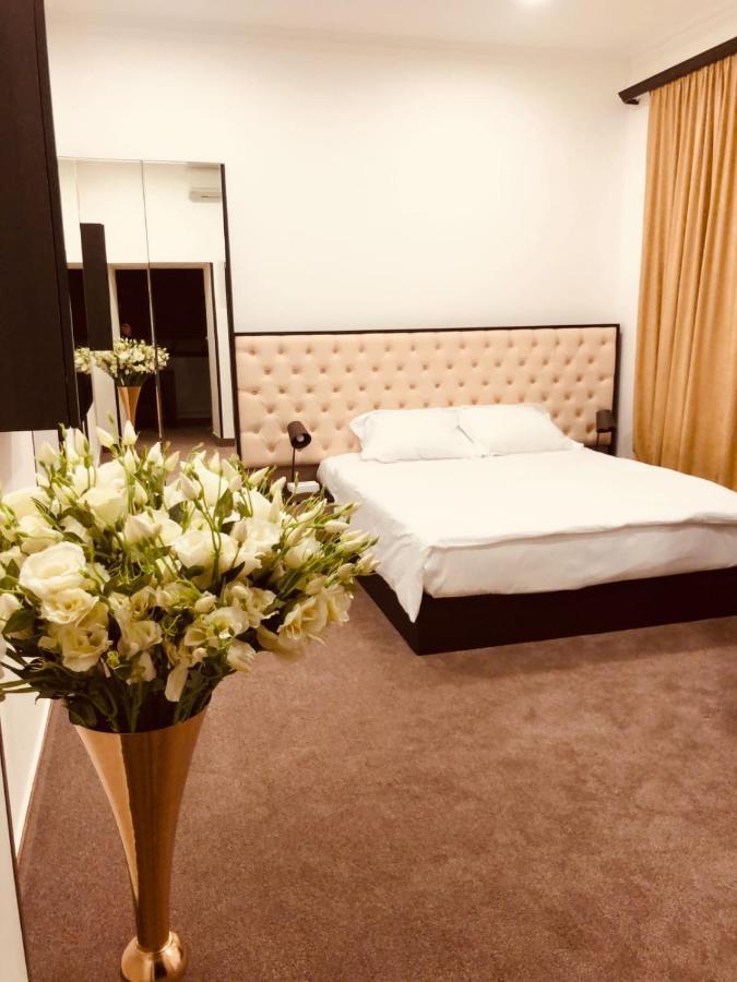It Hotel Tumanyan Street Jerevan Exteriör bild