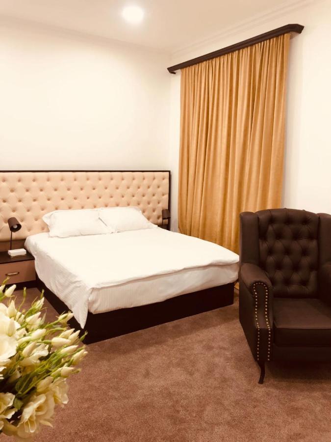 It Hotel Tumanyan Street Jerevan Exteriör bild