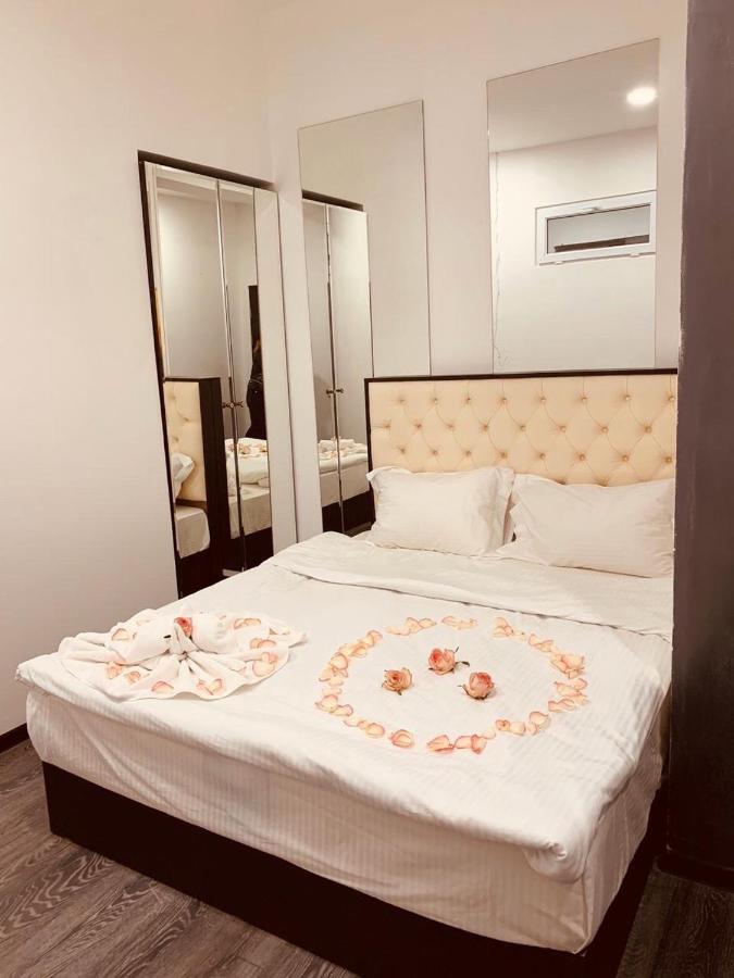 It Hotel Tumanyan Street Jerevan Exteriör bild
